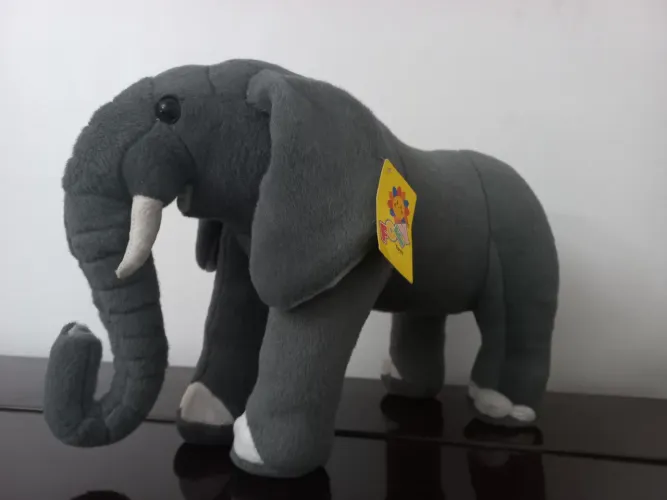  Elefante pelúcia novo 30x45 