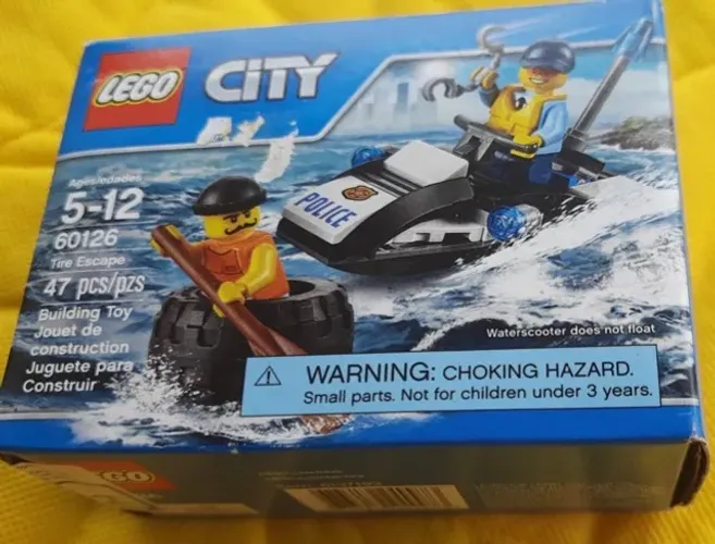 LEGO City 60126, Fuga de Pneu, Jet Ski Waverunner da Polícia da Cidade, 47 peças
