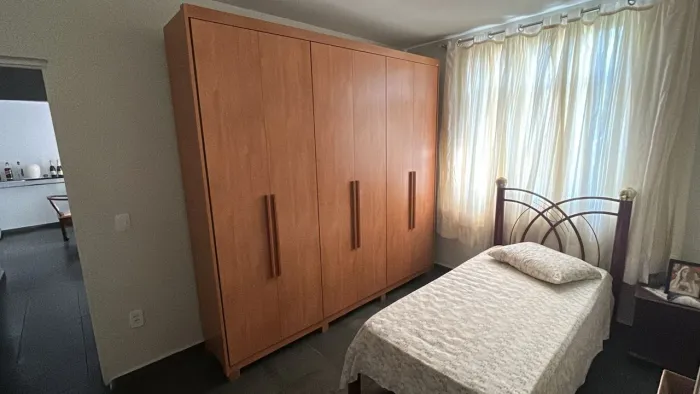 Vendo guarda roupas casal