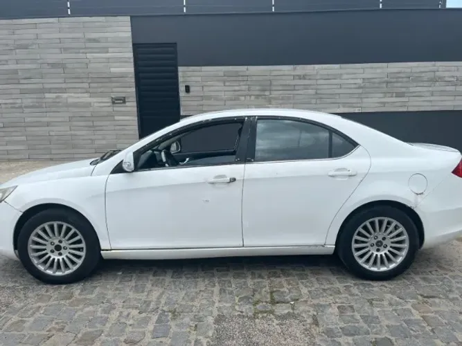 JAC J5 Sedan 1.5 16V 4P Mec. 2013