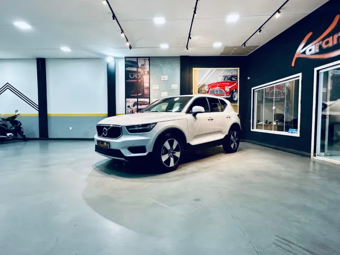 Volvo XC40 XC 40 T-4 Momentum 2.0 190cv FWD 2020