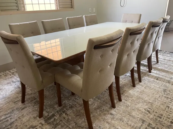 Mesa de Jantar Elegante com Cadeiras Estofadas Madeira pronta entrega