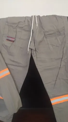 Conjunto camisa e calça nr10