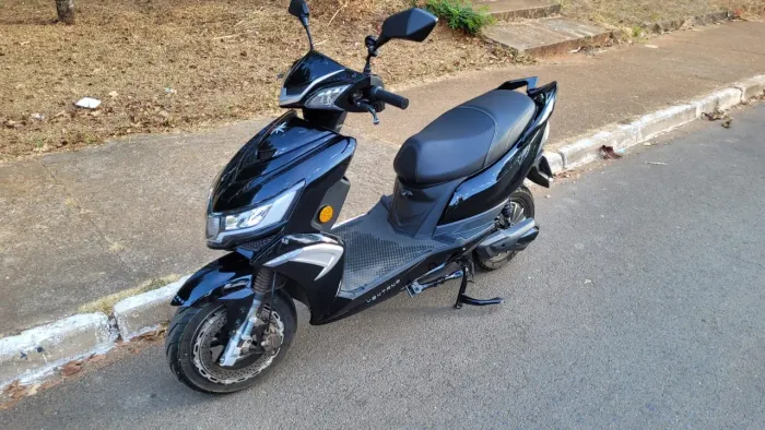 Moto Elétrica VTX 3000W - Capacete incluso