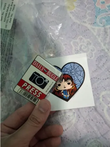 pin homem aranha com figurinha