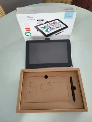 Mesa digitalizadora wacom ONE 13.3 polegadas Display Interativo 