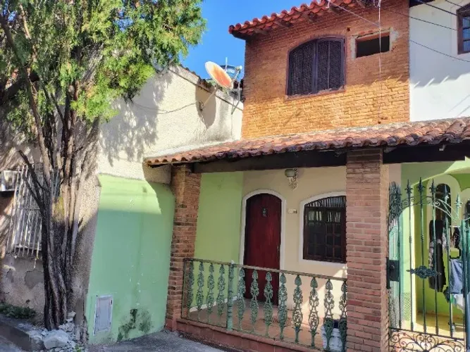 casa de vila, 2 andares,2 quartos ,praça seca