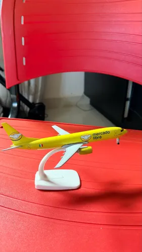 Miniatura de avião MERCADO LIVRE 15cm
