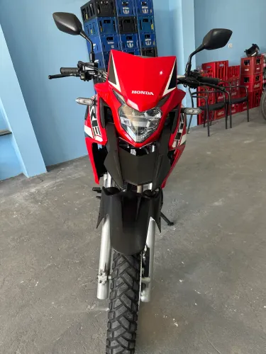 Xre. 300 muito conservada