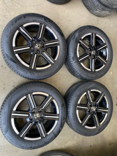 Rodas aro 17 Honda hrv e Honda civic 5/114 + pneus seminovos 