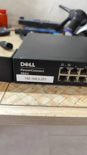 Switch Dell PowerConnect 2824 - 24x Portas Gigabit + 2x SFP - Seminovo - Somos Loja