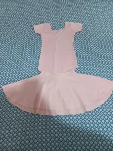 Conjunto de saia e body rosa para menina