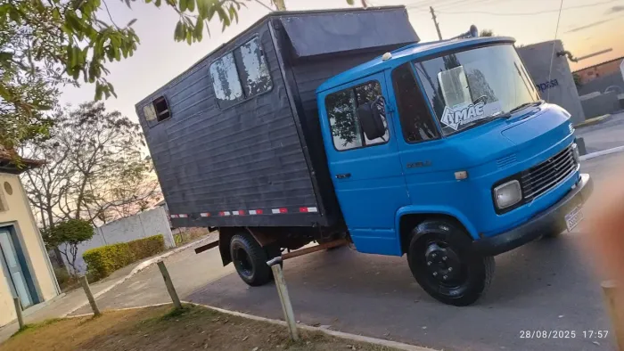 Caminhão 608
