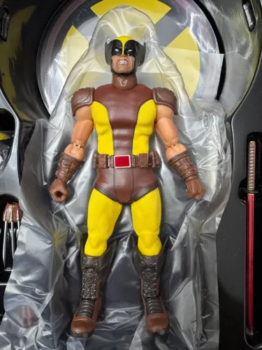 Mezco One:12 Wolverine Classic Marrom