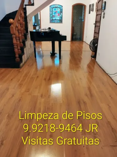 Limpeza de Pisos Vinílico e Laminados 