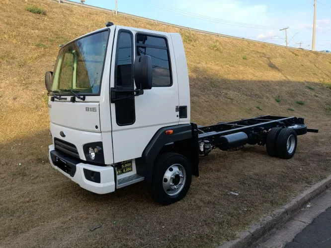 Ford Cargo 816 ano 2018 único dono 