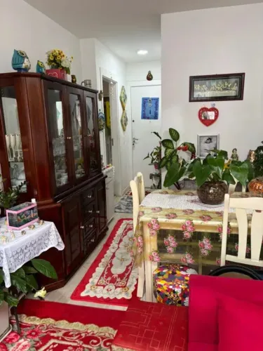 Alugo apartamento com 2 quartos no Belém.