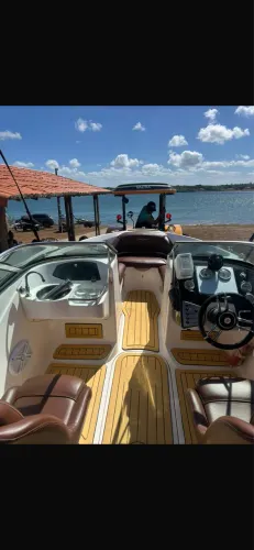 Lancha Ventura 8 pessoas