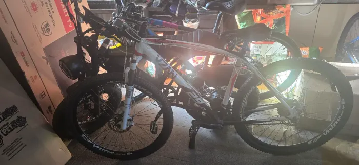 Bicicleta Vzan VZPro 29 - quadro 21" + Rock shox