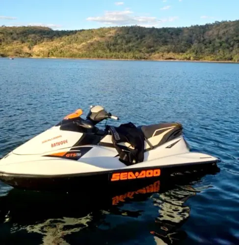 MOTO AQUÁTICA MARCA SEADO GTS 130 PRO COM CARRENTINHA