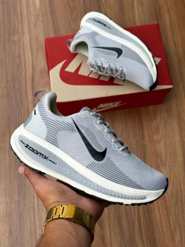 Tênis Nike ZoomX - Conforto e Estilo