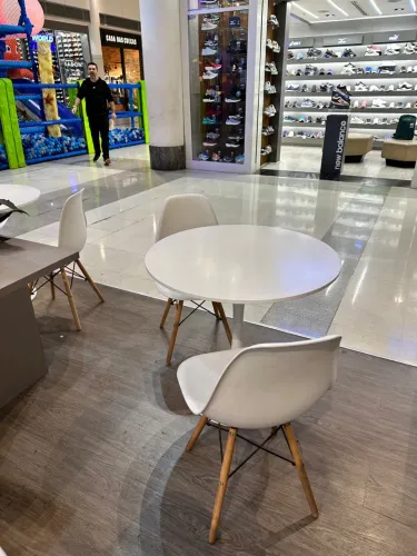Cadeiras eames em bom estado e ótimo desconto!