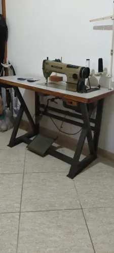 Máquina de Costura Industrial Toyota