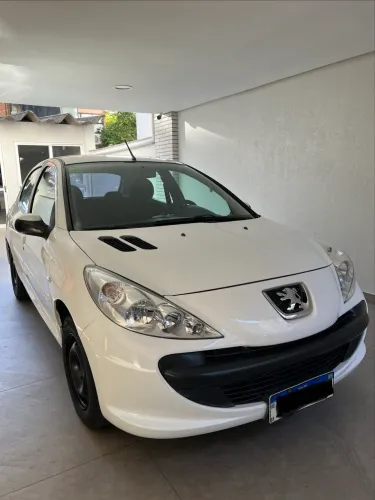 Peugeot 207 XR 1.4 Flex 8V 5P 2010