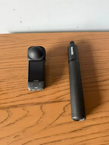 Câmera Insta 360 x4 - com Selfie Stick Invisível