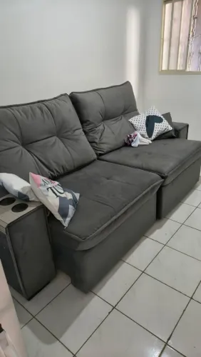 Sofá retrátil e reclinável