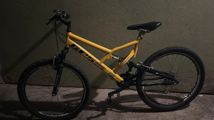 Bicicleta GPS Aro 26 Full Suspension Amarela