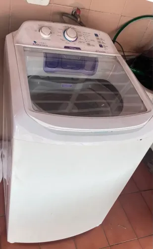 MÁQUINA DE LAVA ELECTROLUX