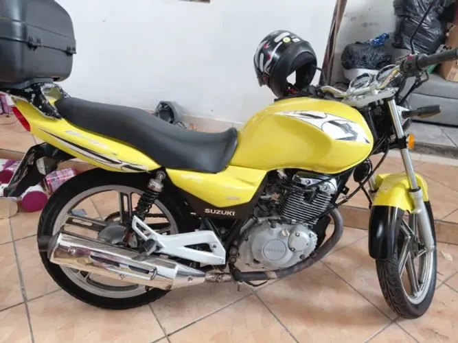 Moto Suzuki GSR 150i totalmente completa para categoria