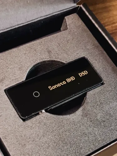 Dongle DAC Sonora BHD (3.5mm + 4.4mm Balanceado) - Alta Potência e Fidelidade