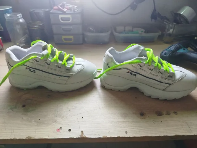 Tenis