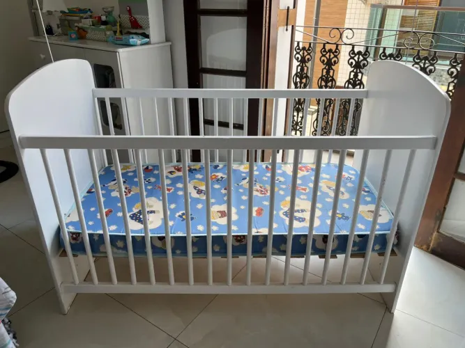 Vende-se berço 