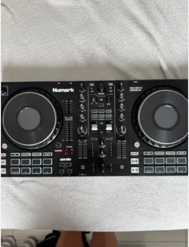 Controladora Numark Mixtrack Platinum FX