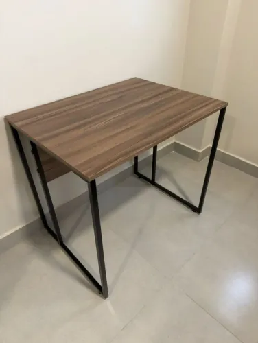 Mesa escritório 80x60cm pés de ferro