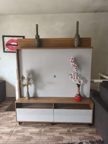 Rack c Painel p Tv<br>Móveis<br>Sala de Estar<br>Racks e Painéis<br>Rack com Painel para Tv