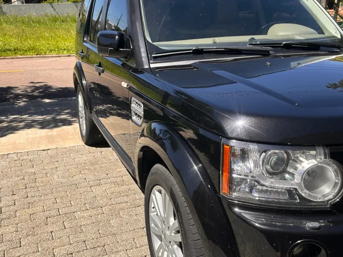 Land Rover Discovery4 B&W 3.0 4X4 Tdv6 Diesel Aut. 2011