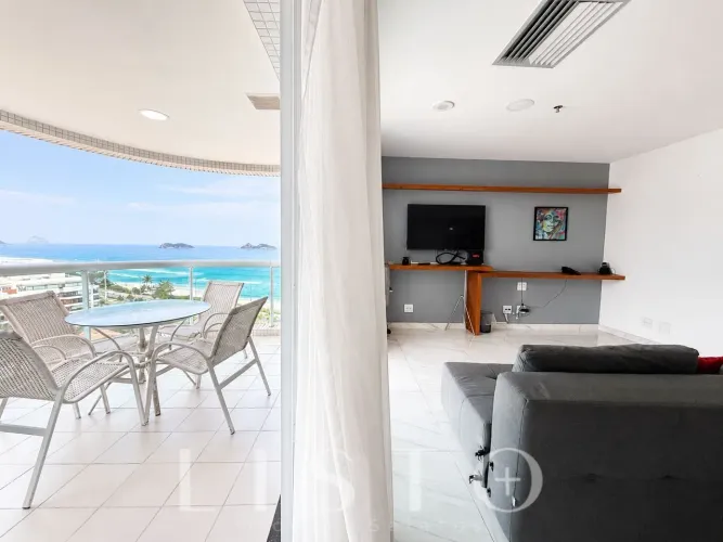 Flat à Venda na Barra da Tijuca | 52 m² | Vista Mar e Pedra da Gávea