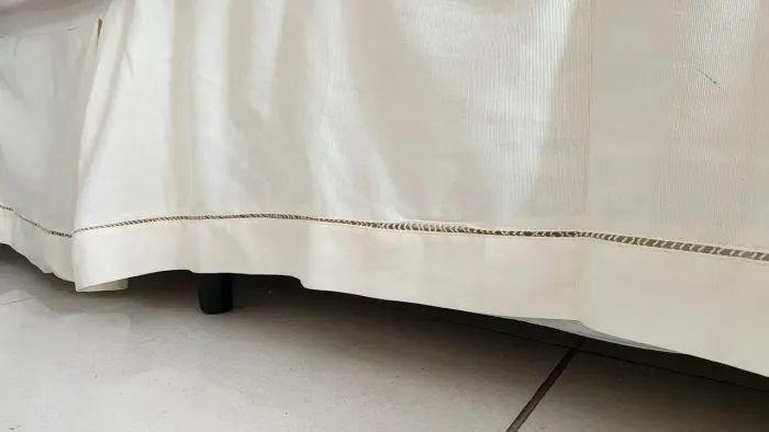 Saia/barra  para cama box Qeem size - usado única vez