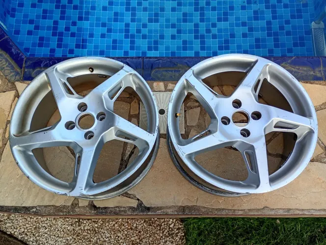 PAR DE RODAS 17 FURAÇÃO 4X100 MODELO ROCKET FERRARI PARA CARRETINHA REBOQUE