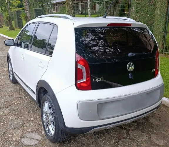 Volkswagen Up! Cross 1.0 TSI Total Flex 12V 5P 2016