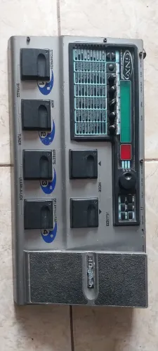 Vendo pedaleira de guitarra Gnx2 Digitech