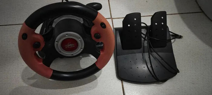 Volante Gamer PC e PS2 Com Caixa 