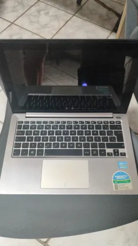 Netbook Asus x202e com processador core i3 2365M@1.40ghz