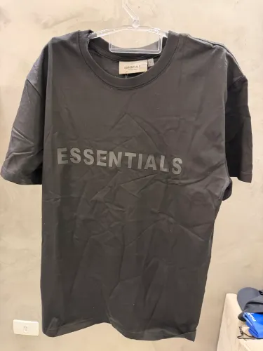 CAMISETA ESSENTIALS PRETA G