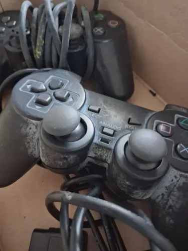 Controle de Playstation 2 com defeito