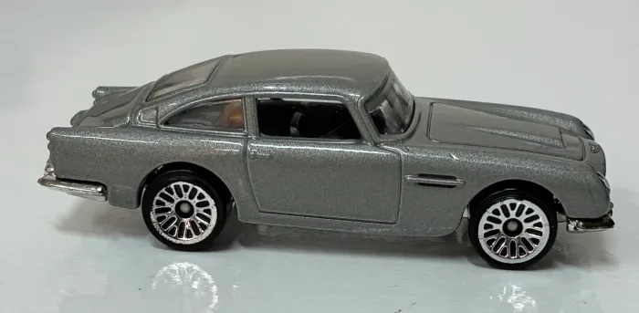 Aston Martin 1963 DB5 Hot Wheels 007
